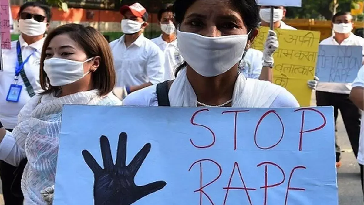 Assam: 7 लोगों ने महिला के साथ गैंगरेप, मंगेतर को चाकू की नोक पर देखने के लिए किया मजबूर Assam: 7 लोगों ने महिला के साथ गैंगरेप, मंगेतर को चाकू की नोक पर देखने के लिए किया मजबूर