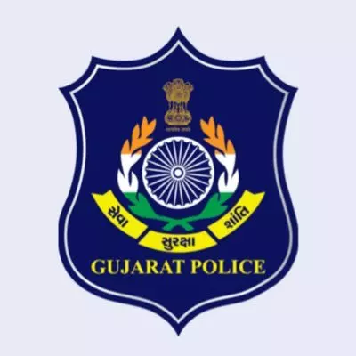 गुजरात पुलिस ने सोमनाथ ट्रस्ट की फर्जी बुकिंग स्कैम में राजस्थान के 6 छात्र गिरफ्तार गुजरात पुलिस ने सोमनाथ ट्रस्ट की फर्जी बुकिंग स्कैम में राजस्थान के 6 छात्र गिरफ्तार
