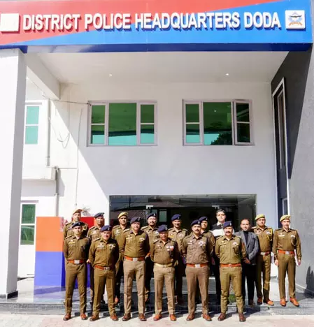 डोडा पुलिस मीटिंग: ड्रग और गोवंश तस्करी पर सख्ती, रात्रि पेट्रोलिंग बढ़ाने और इंटेलिजेंस आधारित ऑपरेशन के निर्देश डोडा पुलिस मीटिंग: ड्रग और गोवंश तस्करी पर सख्ती, रात्रि पेट्रोलिंग बढ़ाने और इंटेलिजेंस आधारित ऑपरेशन के निर्देश