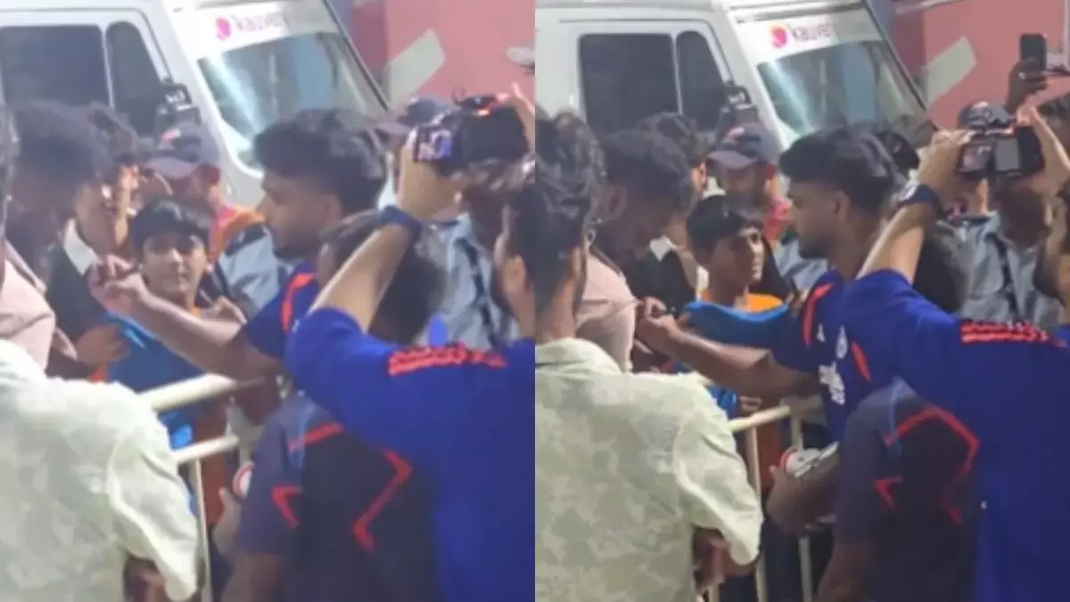 संजू सैमसन का फैन की तरफ दिल को छू लेने वाला इशारा वायरल हो गया संजू सैमसन का फैन की तरफ दिल को छू लेने वाला इशारा वायरल हो गया