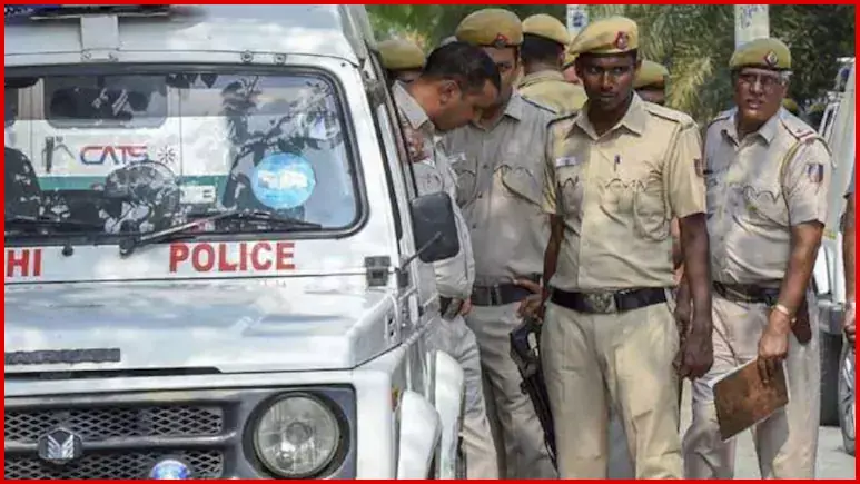 महिला और तीन बच्चों की हत्या, पति पर शक महिला और तीन बच्चों की हत्या, पति पर शक
