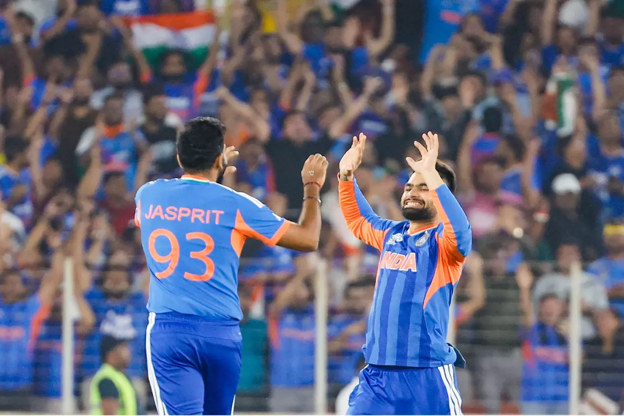 Rinku Singh परिवार में हेल्थ इमरजेंसी में शामिल होने के लिए यूपी लौटे Rinku Singh परिवार में हेल्थ इमरजेंसी में शामिल होने के लिए यूपी लौटे