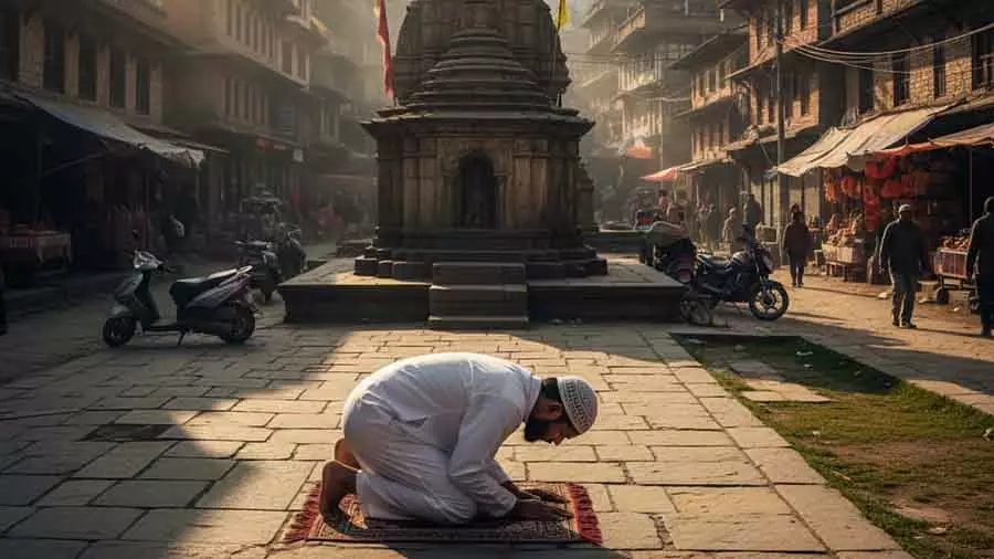 Uttarakhand : एक मुस्लिम व्यक्ति ने मंदिर के सामने नमाज़ पढ़ी, तो उस पर लाठियों से हमला किया गया Uttarakhand : एक मुस्लिम व्यक्ति ने मंदिर के सामने नमाज़ पढ़ी, तो उस पर लाठियों से हमला किया गया