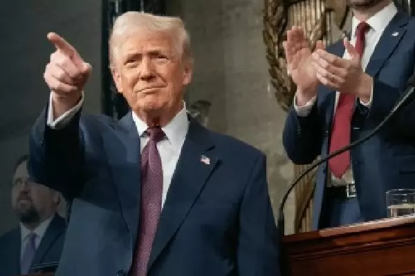 Trump ने अपने नेतृत्व के एक साल में ‘सदियों के बाद आए बदलाव’ की तारीफ़ की Trump ने अपने नेतृत्व के एक साल में ‘सदियों के बाद आए बदलाव’ की तारीफ़ की
