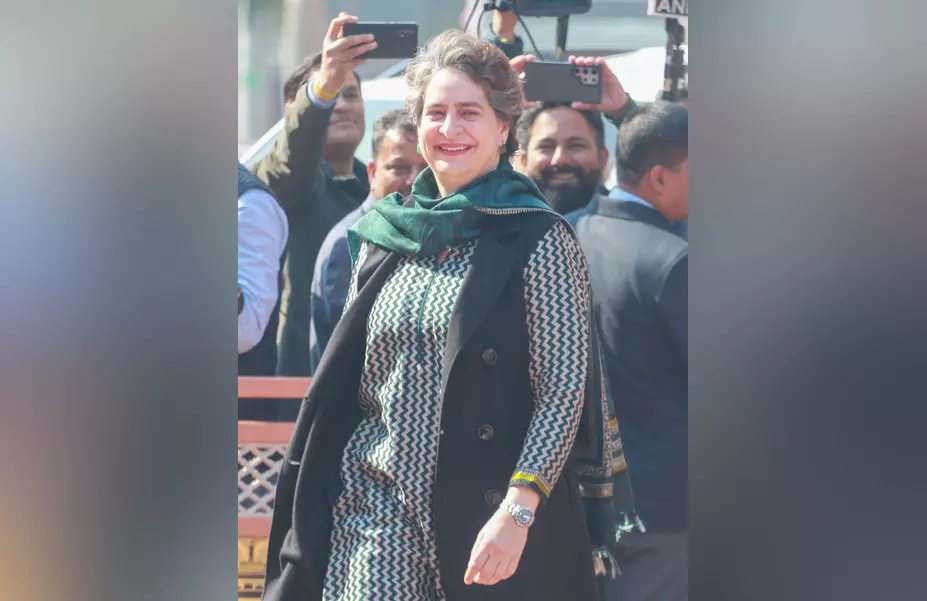 कांग्रेस पार्टी युवा कांग्रेस के निडर सिपाहियों के साथ डटकर खड़ी है: प्रियंका गांधी वाड्रा कांग्रेस पार्टी युवा कांग्रेस के निडर सिपाहियों के साथ डटकर खड़ी है: प्रियंका गांधी वाड्रा
