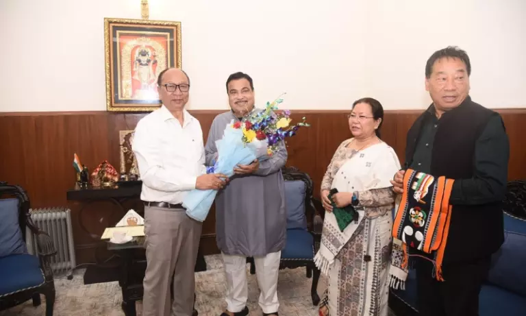 Manipur में सड़क विकास के लिए 12,000 करोड़ रुपये की परियोजना पर CM की अपील Manipur में सड़क विकास के लिए 12,000 करोड़ रुपये की परियोजना पर CM की अपील