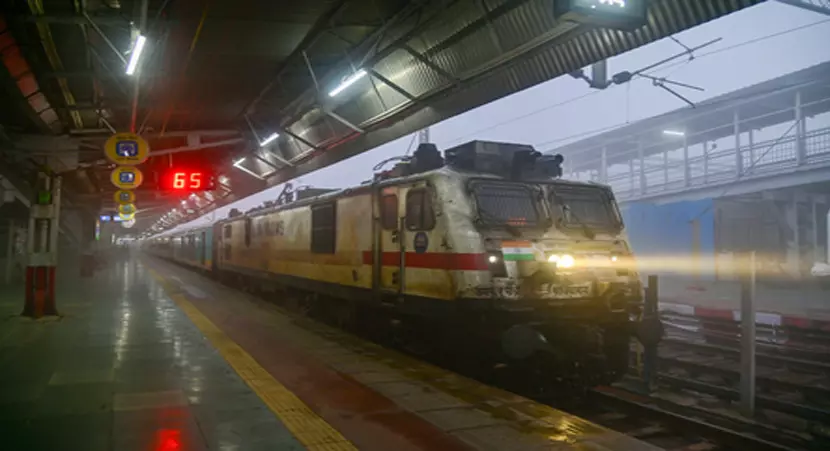 Railway में एक मार्च से बदल जाएगा ऑनलाइन टिकट बुक करने का तरीका, नए ऐप से यात्रा होगी आसान Railway में एक मार्च से बदल जाएगा ऑनलाइन टिकट बुक करने का तरीका, नए ऐप से यात्रा होगी आसान
