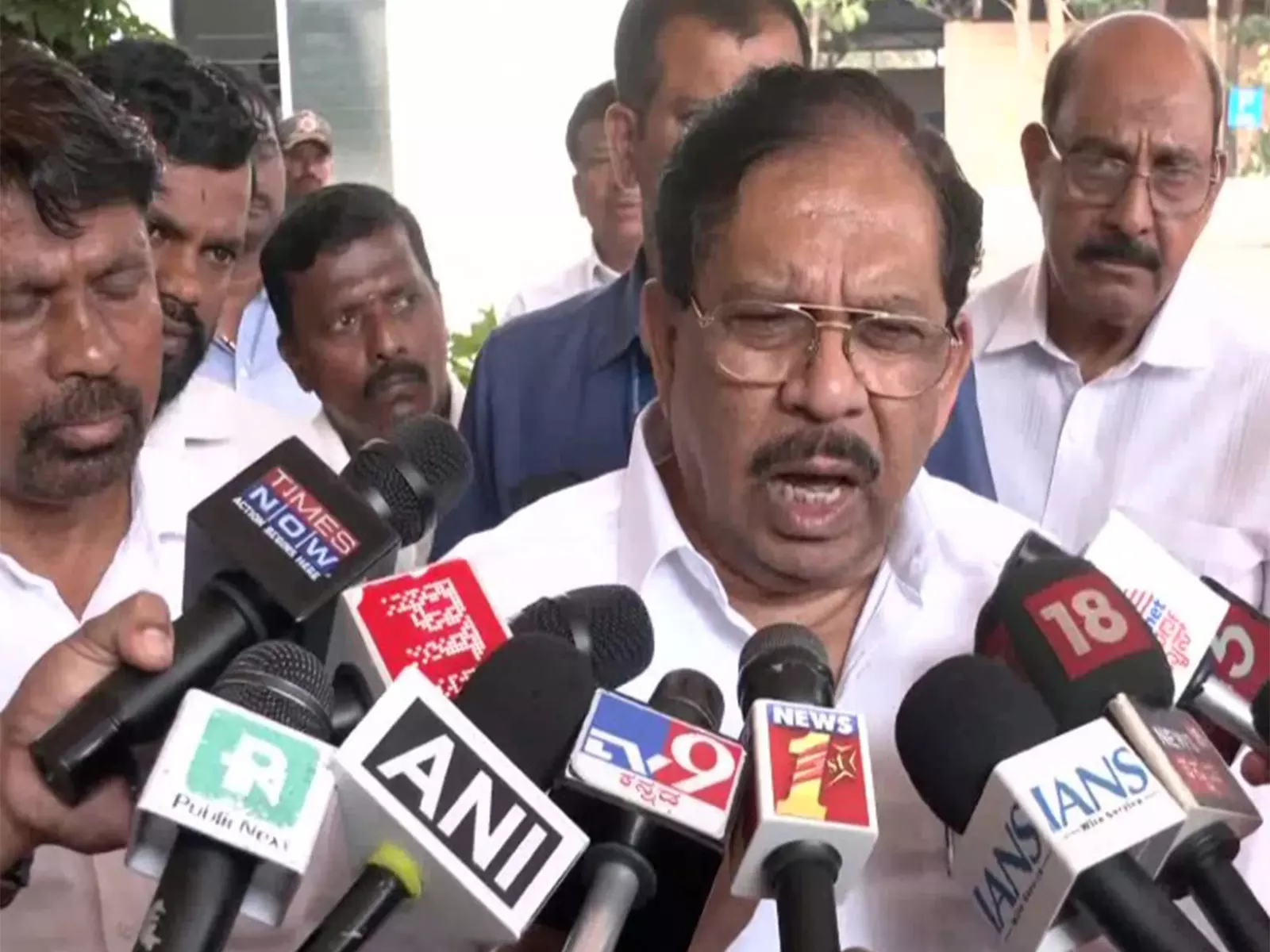 Parameshwara बोले- शिवमोग्गा में हालात काबू में Parameshwara बोले- शिवमोग्गा में हालात काबू में
