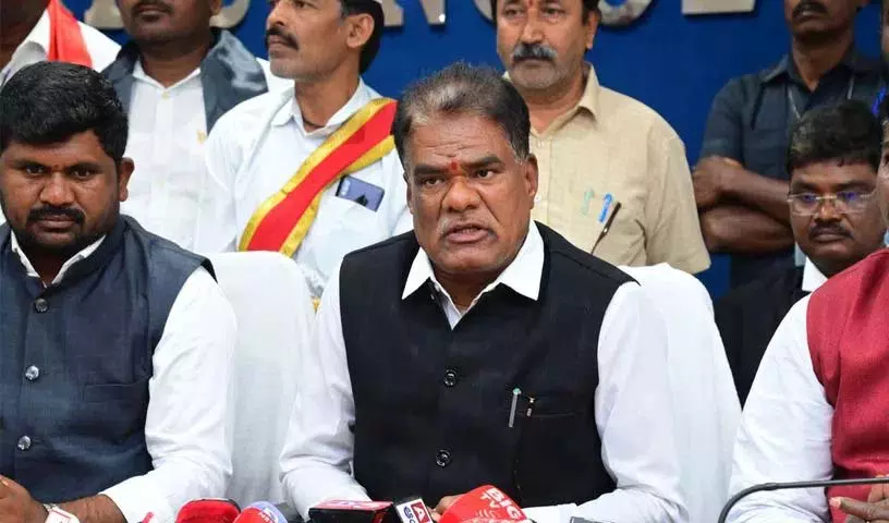SC/ST Commission ने पुलिस को कुम्मेरा मामले में कार्रवाई करने का आदेश दिया SC/ST Commission ने पुलिस को कुम्मेरा मामले में कार्रवाई करने का आदेश दिया