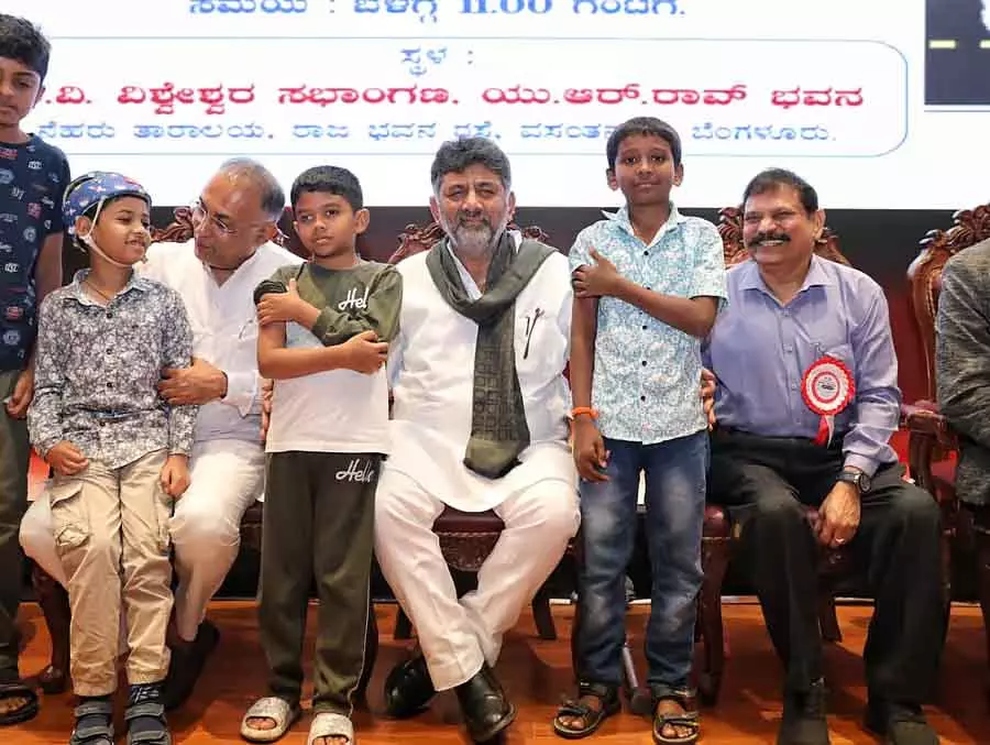 हीमोफीलिया से पीड़ित लोगों को आत्मविश्वास नहीं खोना चाहिए: DKS हीमोफीलिया से पीड़ित लोगों को आत्मविश्वास नहीं खोना चाहिए: DKS
