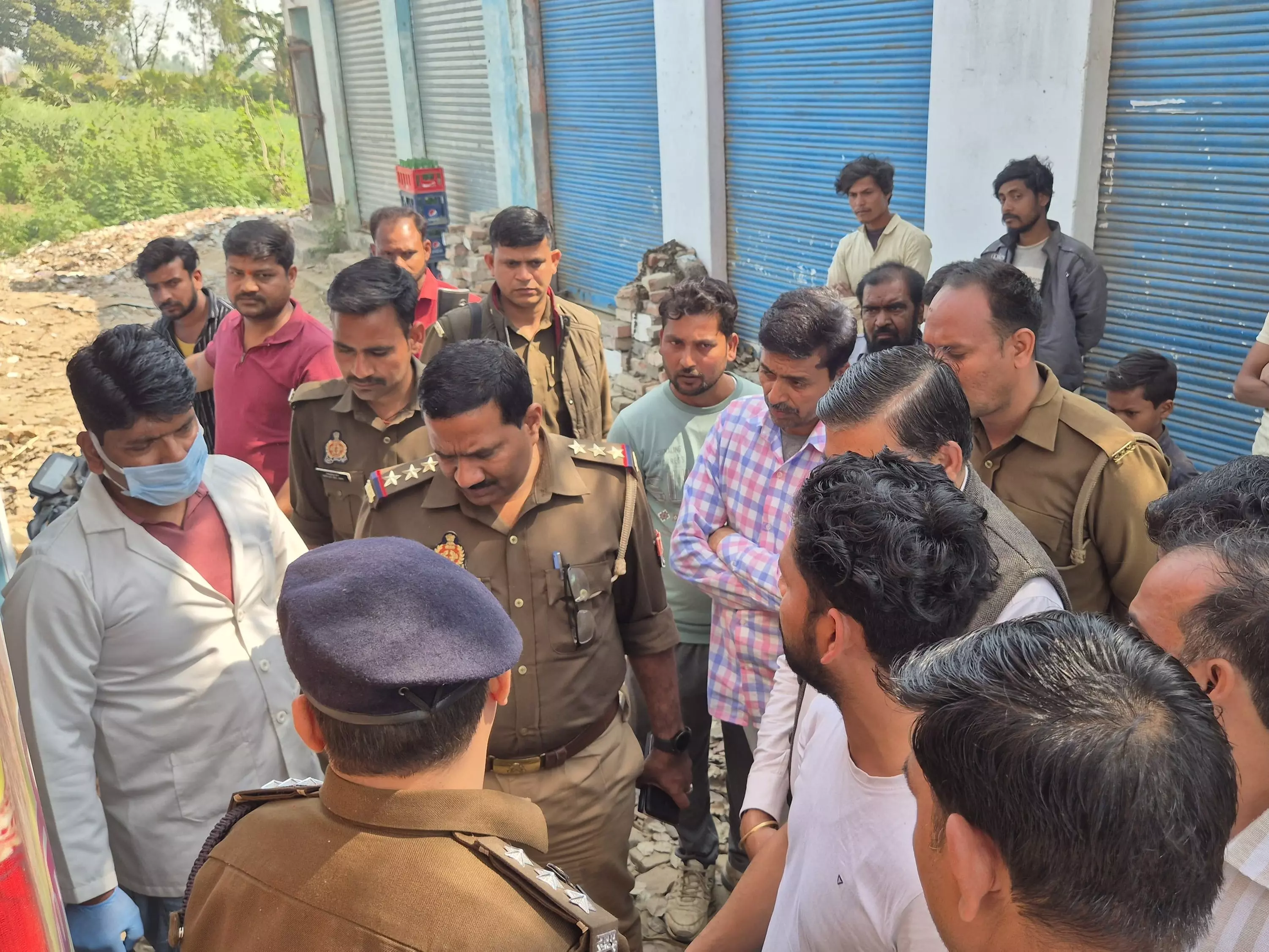 mohammadabad: सर्राफा दुकान में लाखों की चोरी, पुलिस ने शुरू की जांच mohammadabad: सर्राफा दुकान में लाखों की चोरी, पुलिस ने शुरू की जांच