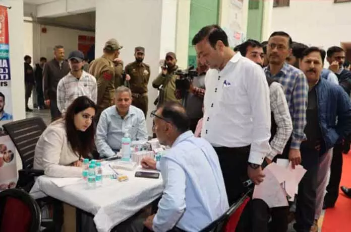 Crime Branch के जवानों के लिए मल्टीस्पेशलिटी मेडिकल कैंप लगाया गया Crime Branch के जवानों के लिए मल्टीस्पेशलिटी मेडिकल कैंप लगाया गया