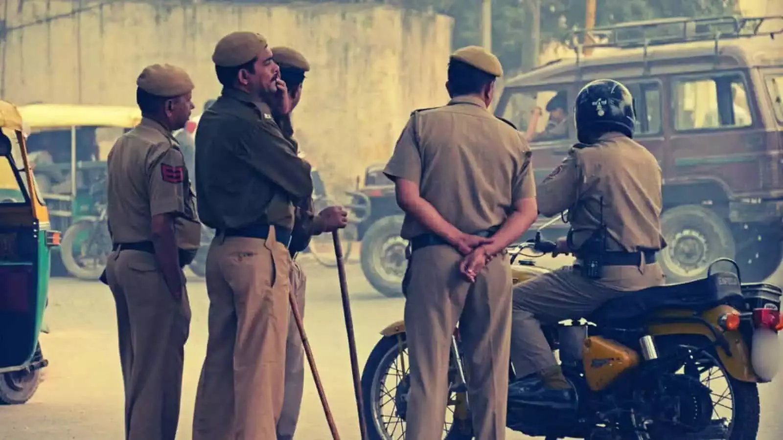 इलाहाबाद हाईकोर्ट ने फिल्मी FIR के लिए यूपी पुलिस को फटकार लगाई इलाहाबाद हाईकोर्ट ने फिल्मी FIR के लिए यूपी पुलिस को फटकार लगाई