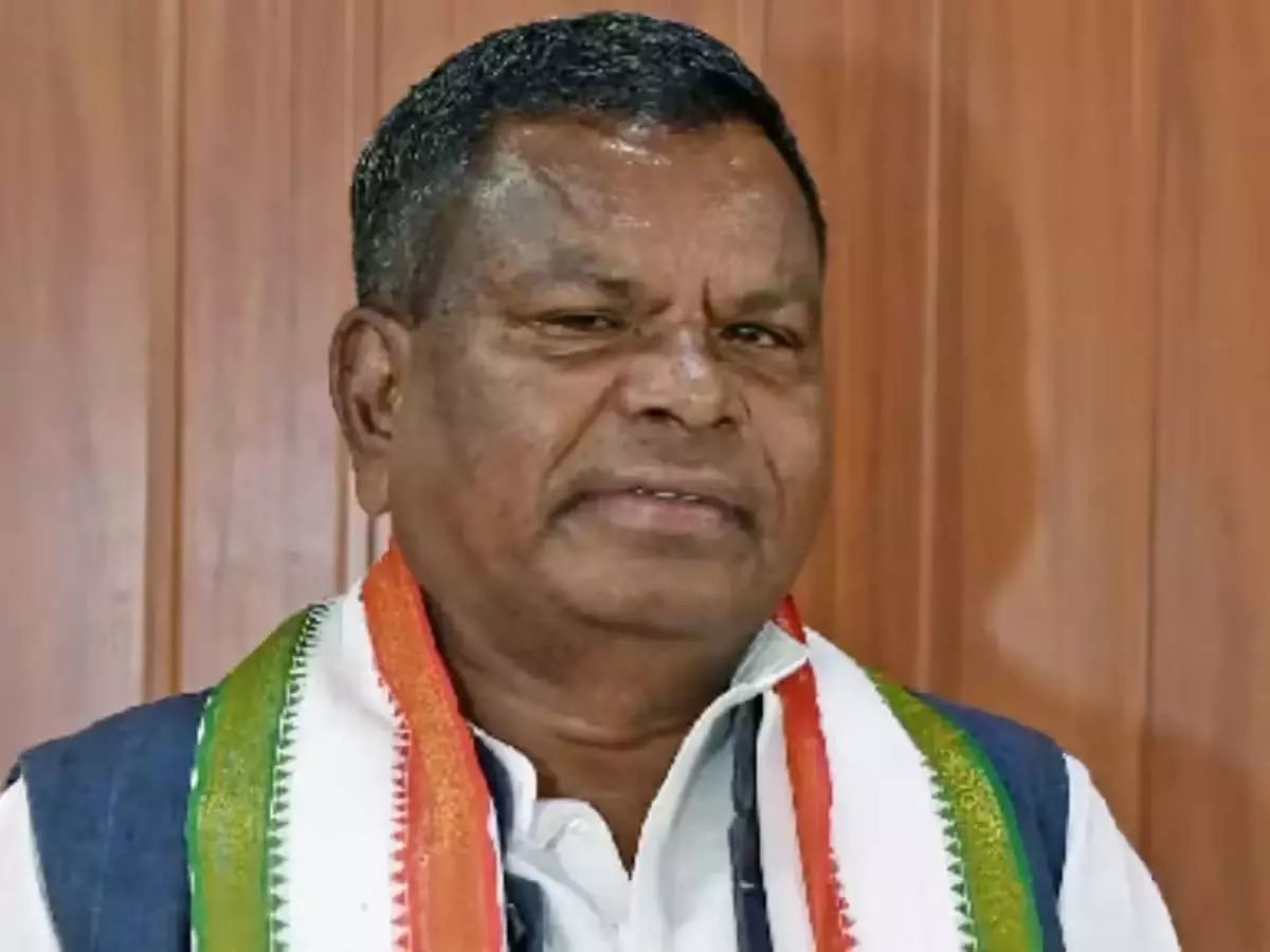 कवासी लखमा ने भी माना, बस्तर में अब लोग शांति से जीने लगे हैं... कवासी लखमा ने भी माना, बस्तर में अब लोग शांति से जीने लगे हैं...