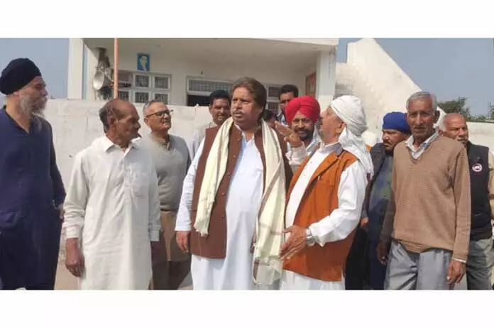 Bhalla ने किसानों और युवाओं के मुद्दे उठाए Bhalla ने किसानों और युवाओं के मुद्दे उठाए