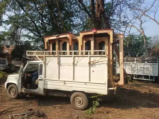 वन विभाग की उड़नदस्ता टीम ने लकड़ी तस्करी को किया नाकाम वन विभाग की उड़नदस्ता टीम ने लकड़ी तस्करी को किया नाकाम