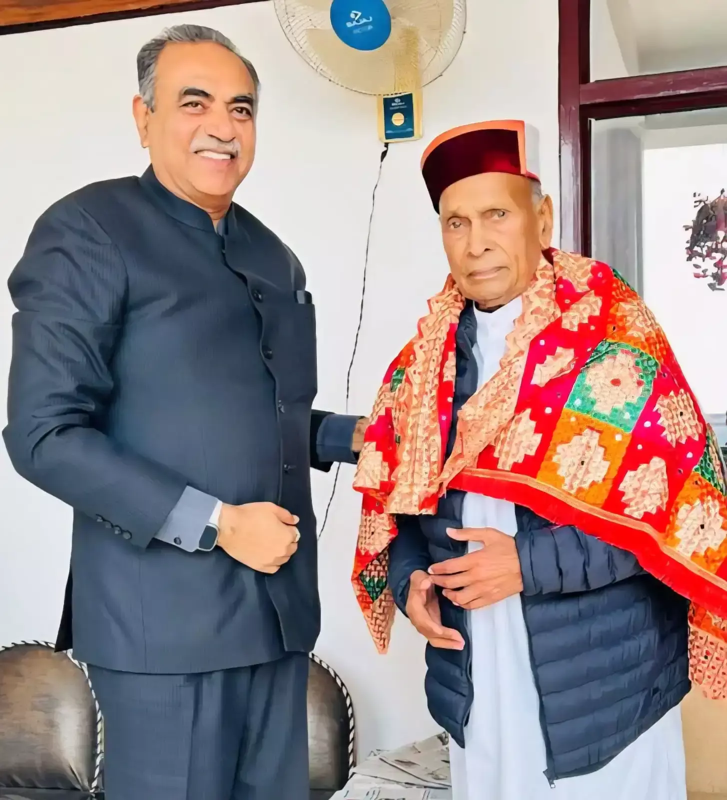 Hamirpur: जनहित सर्वोपरि रखना ही धूमल की पहचान: टंडन Hamirpur: जनहित सर्वोपरि रखना ही धूमल की पहचान: टंडन