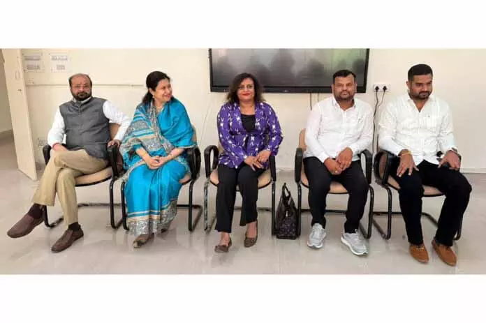 EMRC मैसूर के डायरेक्टर ने JU में मीडिया स्टूडेंट्स से बातचीत की EMRC मैसूर के डायरेक्टर ने JU में मीडिया स्टूडेंट्स से बातचीत की