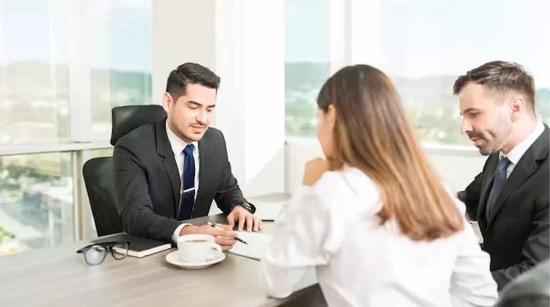 Personal loans: क्यों कुछ लोगों को कुछ घंटों में पैसा मिल जाता है और दूसरों को कई दिनों तक इंतज़ार करना पड़ता Personal loans: क्यों कुछ लोगों को कुछ घंटों में पैसा मिल जाता है और दूसरों को कई दिनों तक इंतज़ार करना पड़ता