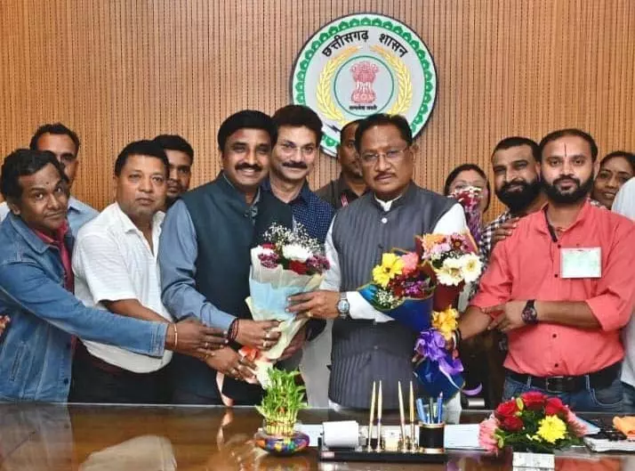 मुख्यमंत्री से छत्तीसगढ़ कर्मचारी अधिकारी फेडरेशन के प्रतिनिधिमंडल ने की मुलाकात मुख्यमंत्री से छत्तीसगढ़ कर्मचारी अधिकारी फेडरेशन के प्रतिनिधिमंडल ने की मुलाकात