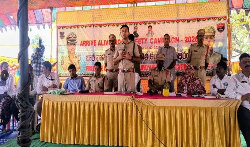 Road safety सबकी ज़िम्मेदारी है: एसपी शरत चंद्र पवार Road safety सबकी ज़िम्मेदारी है: एसपी शरत चंद्र पवार