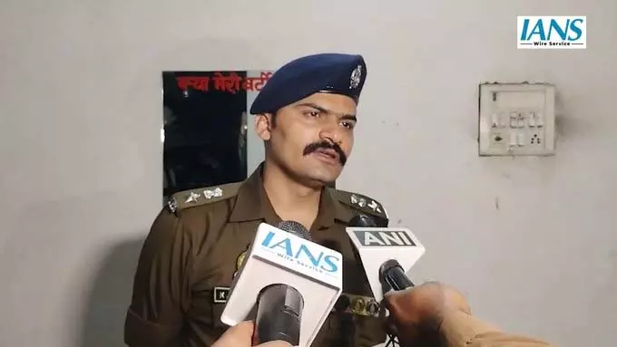 संबल में रंग एकादशी की तैयारियां तेज़, SP कृष्ण बिश्नोई ने मार्ग मार्च कर समीक्षा की संबल में रंग एकादशी की तैयारियां तेज़, SP कृष्ण बिश्नोई ने मार्ग मार्च कर समीक्षा की