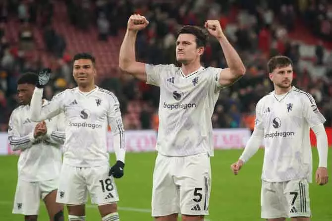 Manchester यूनाइटेड ने नौकरी कटौती के बाद प्रॉफिट में रिकॉर्ड बढ़ोतरी दर्ज की Manchester यूनाइटेड ने नौकरी कटौती के बाद प्रॉफिट में रिकॉर्ड बढ़ोतरी दर्ज की
