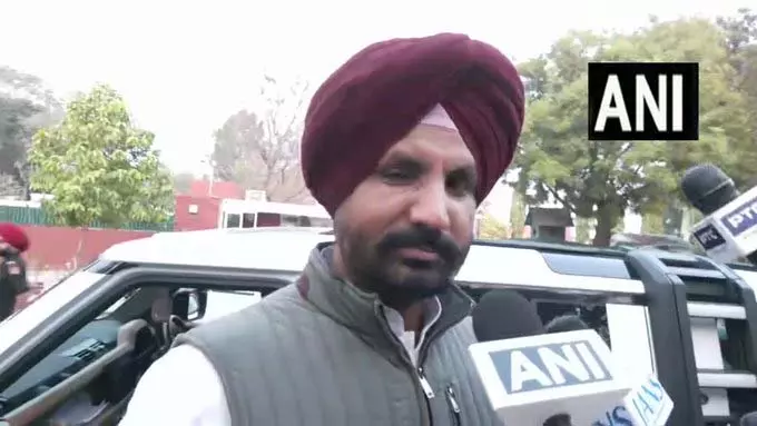 प्रमुख अमरिंदर सिंह राजा वारिंग ने पुलिसकर्मियों की हत्या पर व्यक्त की संवेदनाएँ प्रमुख अमरिंदर सिंह राजा वारिंग ने पुलिसकर्मियों की हत्या पर व्यक्त की संवेदनाएँ