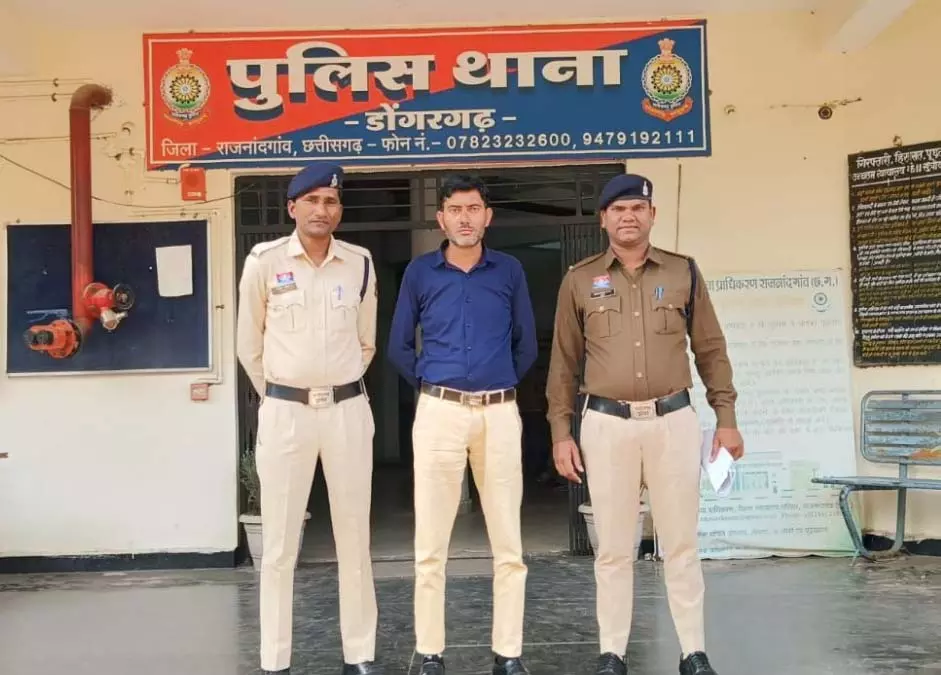 सरकारी नौकरी का झांसा देकर 11 लाख रुपये की ठगी, मुख्य आरोपी गिरफ्तार सरकारी नौकरी का झांसा देकर 11 लाख रुपये की ठगी, मुख्य आरोपी गिरफ्तार