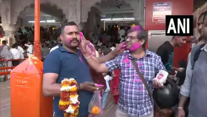 Jaipur: मोती डूंगरी गणेश मंदिर में होली का उल्लास Jaipur: मोती डूंगरी गणेश मंदिर में होली का उल्लास