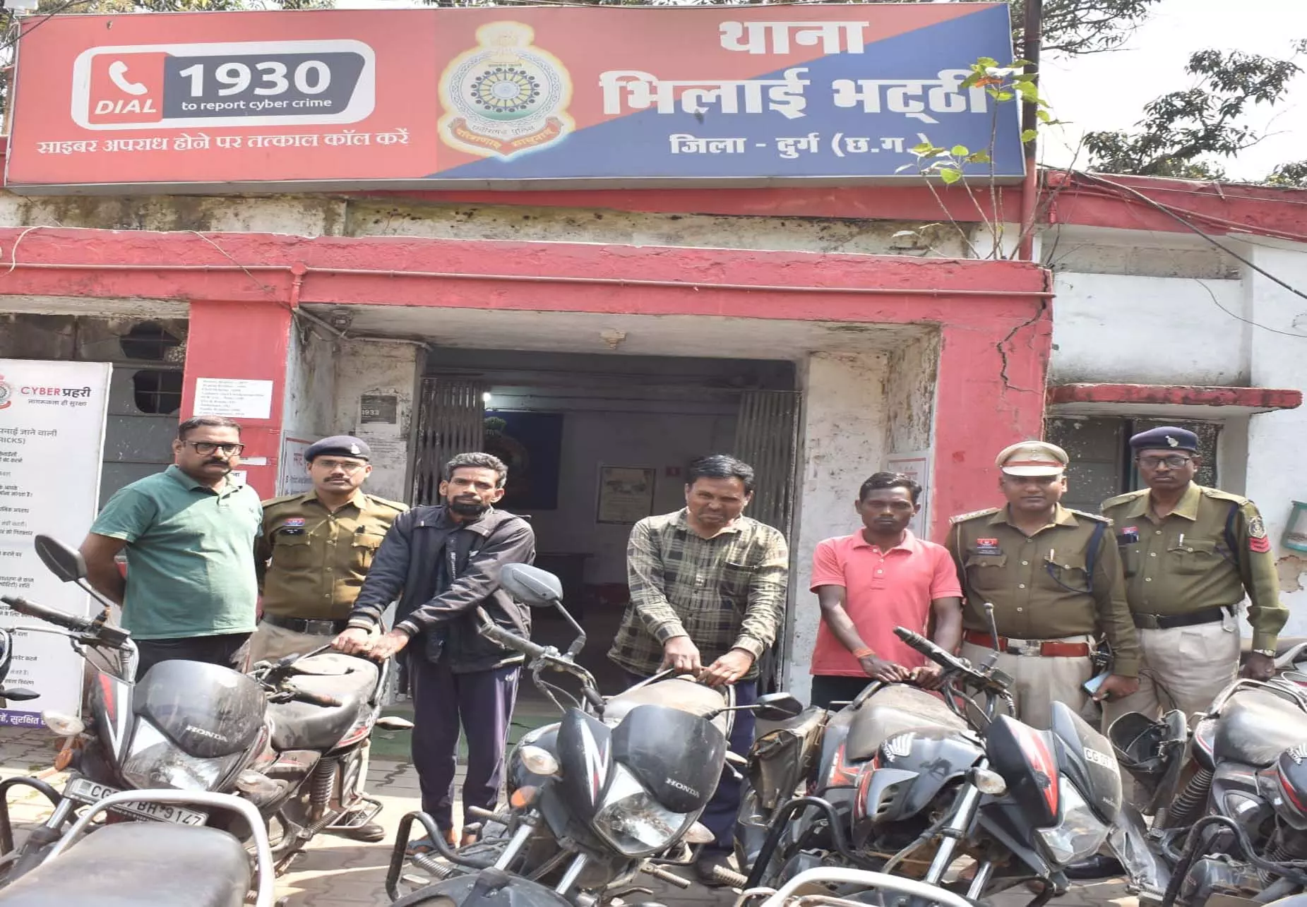 भिलाई-भट्टी क्षेत्र में दोपहिया वाहन चोरी गिरोह का पर्दाफाश, 31 वाहन बरामद भिलाई-भट्टी क्षेत्र में दोपहिया वाहन चोरी गिरोह का पर्दाफाश, 31 वाहन बरामद