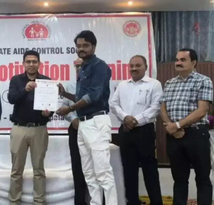 Anuppur: कलेक्टर ने किया रक्तदान अभियान का समर्थन Anuppur: कलेक्टर ने किया रक्तदान अभियान का समर्थन