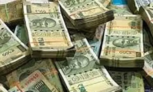 मैनेजर ही चोर निकला, बाइक शोरूम से चुराया था 3 लाख नकदी
