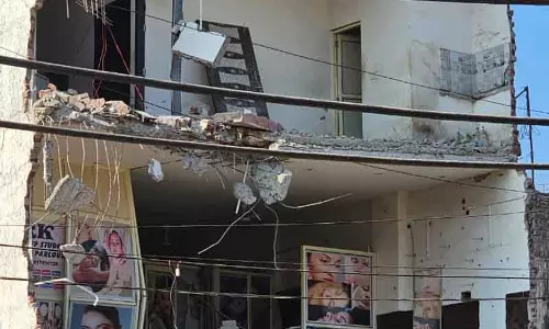 Farrukhnagar में अतिक्रमण विरोधी अभियान का स्थानीय लोगों ने किया स्वागत Farrukhnagar में अतिक्रमण विरोधी अभियान का स्थानीय लोगों ने किया स्वागत