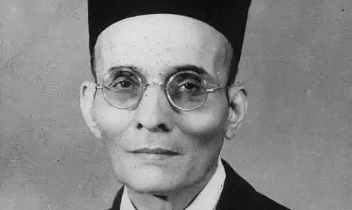 सांसद बृजमोहन अग्रवाल ने दामोदर सावरकर की पुण्यतिथि पर किया नमन सांसद बृजमोहन अग्रवाल ने दामोदर सावरकर की पुण्यतिथि पर किया नमन