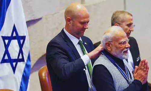 Modi इजरायल और फिलिस्तीन से सबसे बड़ा अवॉर्ड पाने वाले अकेले लीडर है Modi इजरायल और फिलिस्तीन से सबसे बड़ा अवॉर्ड पाने वाले अकेले लीडर है