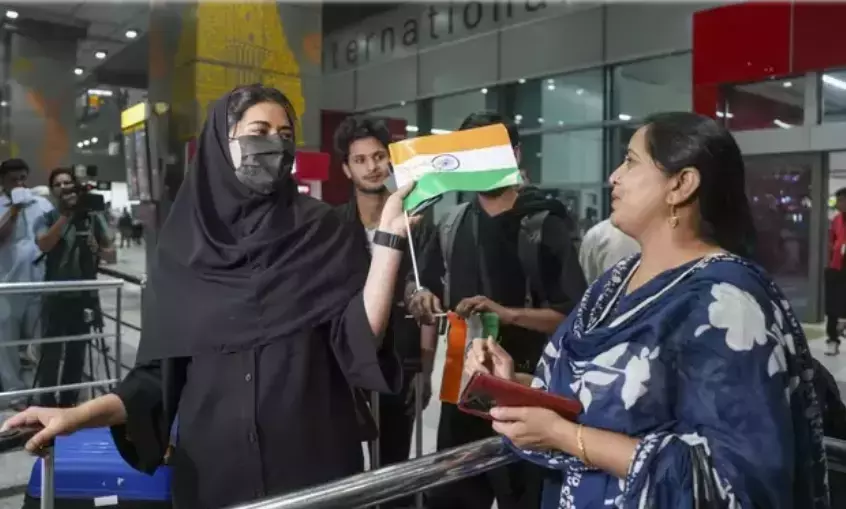 Hyderabad में रहने वाले परिवार बेचैन, भारतीयों से ईरान छोड़ने की अपील