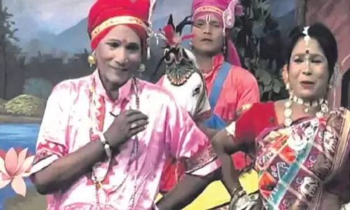 Odisha : मशहूर घोड़ानाचा कलाकार डॉ. उच्छब चरण दास का निधन हो गया Odisha : मशहूर घोड़ानाचा कलाकार डॉ. उच्छब चरण दास का निधन हो गया