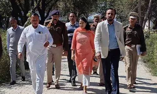 DC, SP ने रेवाड़ी, Mahendragarh में परीक्षा केंद्रों का निरीक्षण किया DC, SP ने रेवाड़ी, Mahendragarh में परीक्षा केंद्रों का निरीक्षण किया