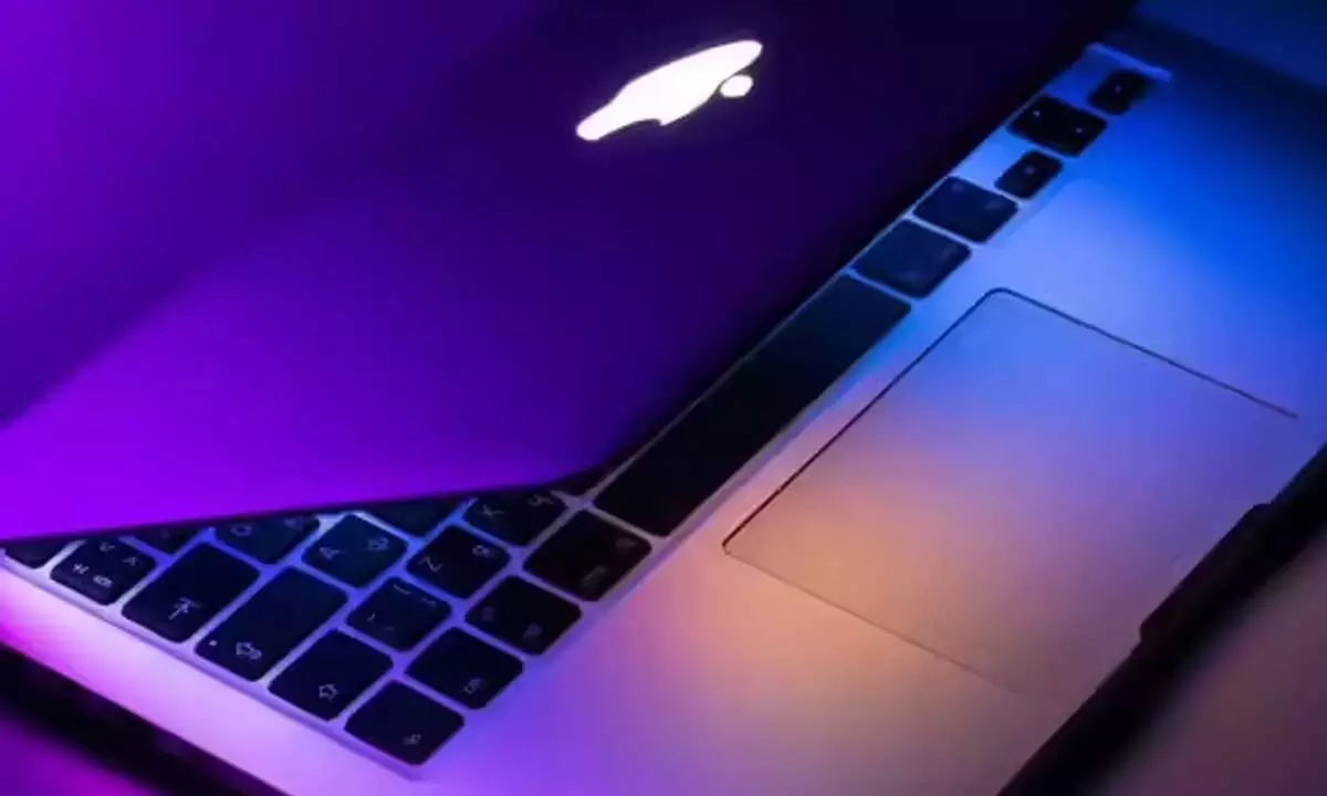 Apple की नज़र 2026 में डायनामिक आइलैंड वाले टचस्क्रीन OLED MacBook Pro पर