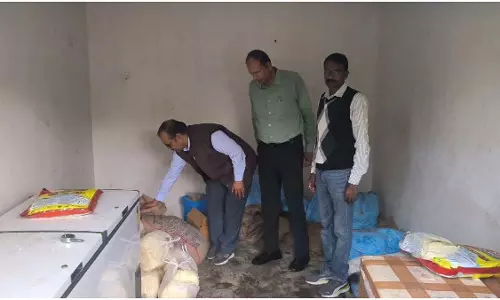 Holi से पहले बड़ा एक्शन! 2000 किलो खराब मिठाइयां नष्ट, मिलावटखोरों में मचा हड़कंप Holi से पहले बड़ा एक्शन! 2000 किलो खराब मिठाइयां नष्ट, मिलावटखोरों में मचा हड़कंप