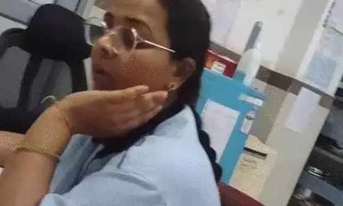 खर्चापानी की डिमांड करने वाली नर्स सस्पेंड