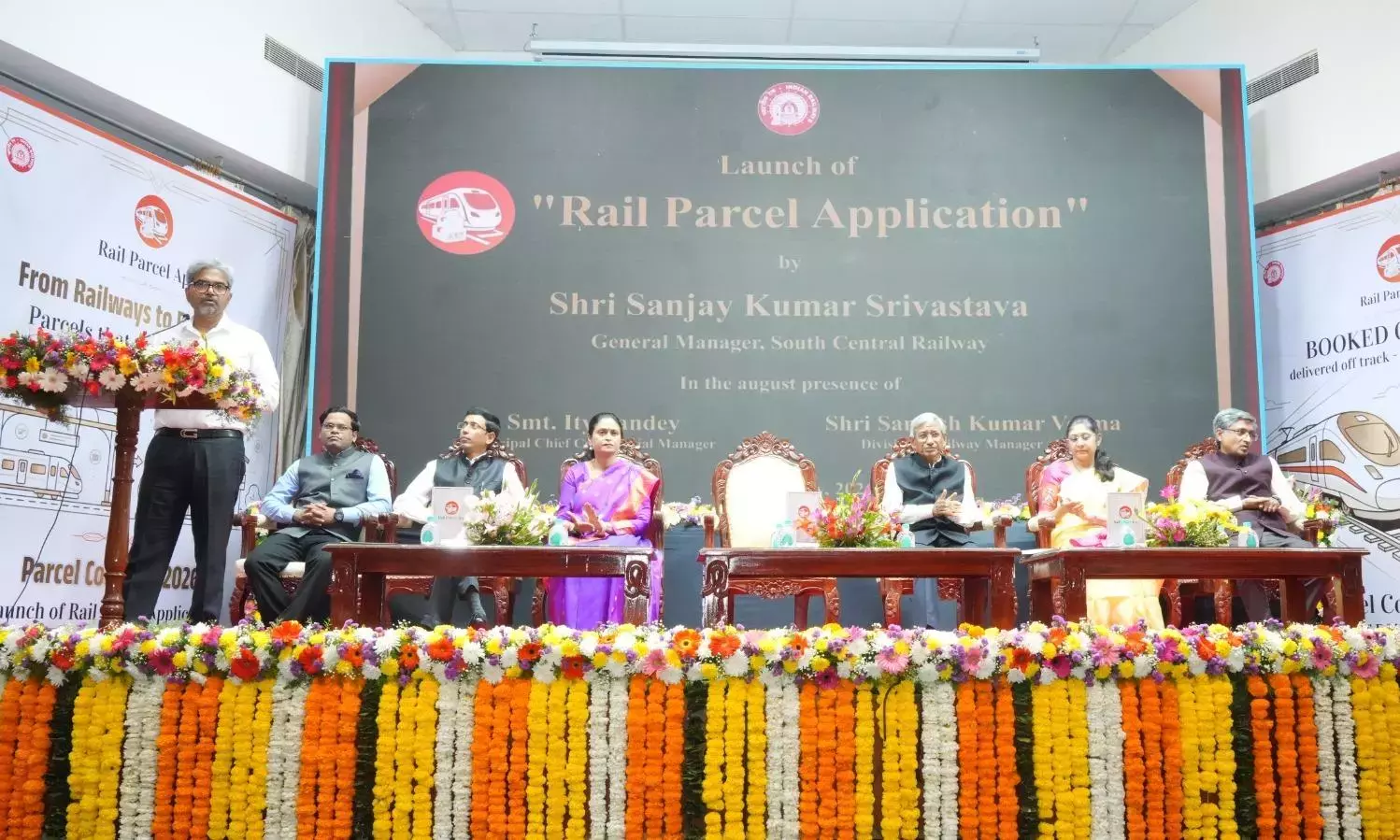 SCR ने डोर-टू-डोर बुकिंग के लिए रेल पार्सल ऐप लॉन्च किया SCR ने डोर-टू-डोर बुकिंग के लिए रेल पार्सल ऐप लॉन्च किया