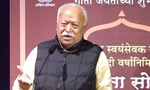 Pathankot: RSS प्रमुख ने स्वयंसेवकों और पूर्व सैनिकों से बातचीत की Pathankot: RSS प्रमुख ने स्वयंसेवकों और पूर्व सैनिकों से बातचीत की