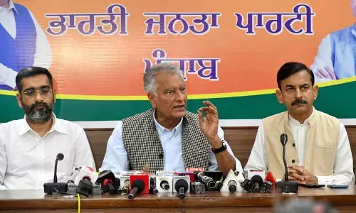 गैंगस्टर-आतंकवादी सांठगांठ के लिए AAP सरकार की नासमझी जिम्मेदार: BJP chief Sunil Jakhar गैंगस्टर-आतंकवादी सांठगांठ के लिए AAP सरकार की नासमझी जिम्मेदार: BJP chief Sunil Jakhar