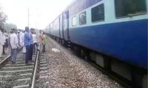 Uttarakhand: ट्रेन की चपेट में 23 वर्षीय युवक की दर्दनाक मौत, पसरा मातम Uttarakhand: ट्रेन की चपेट में 23 वर्षीय युवक की दर्दनाक मौत, पसरा मातम