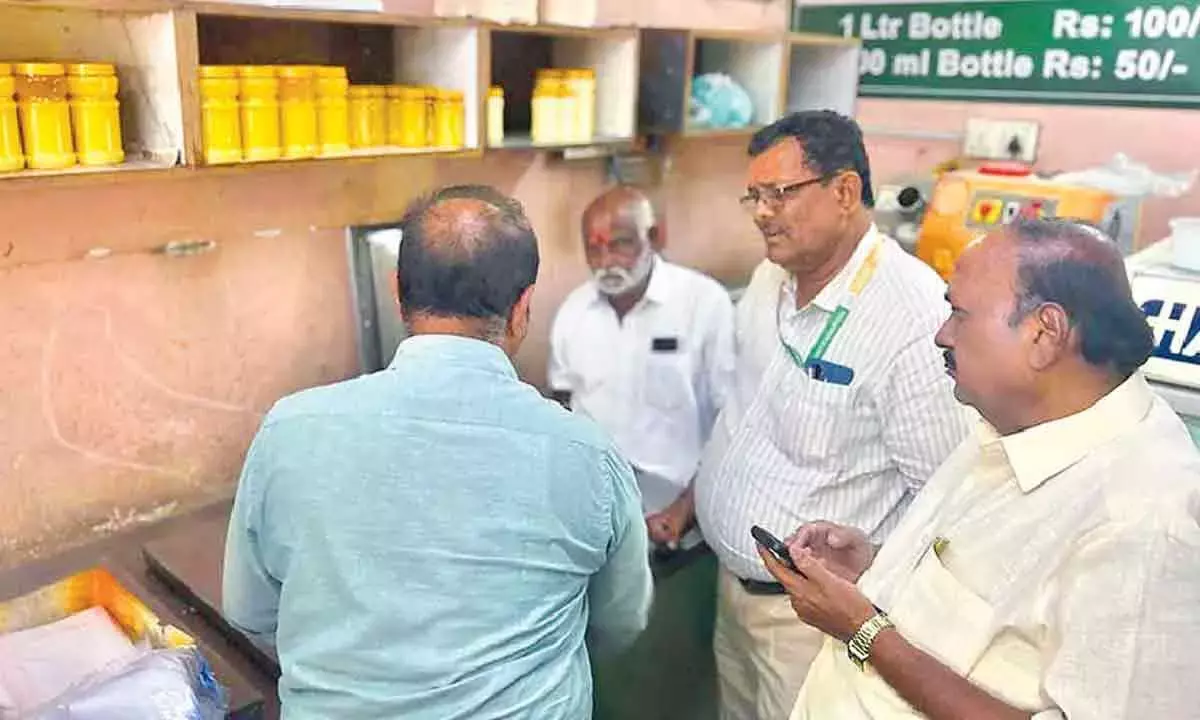 Andhra: MP की चेतावनी के बाद तिरुपति में दूध की सुरक्षा जांच के दायरे में