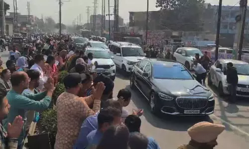 Dera Beas chief Gurinder ने पंजाब के मंत्री हरदीप सिंह मुंडियां से मुलाकात की