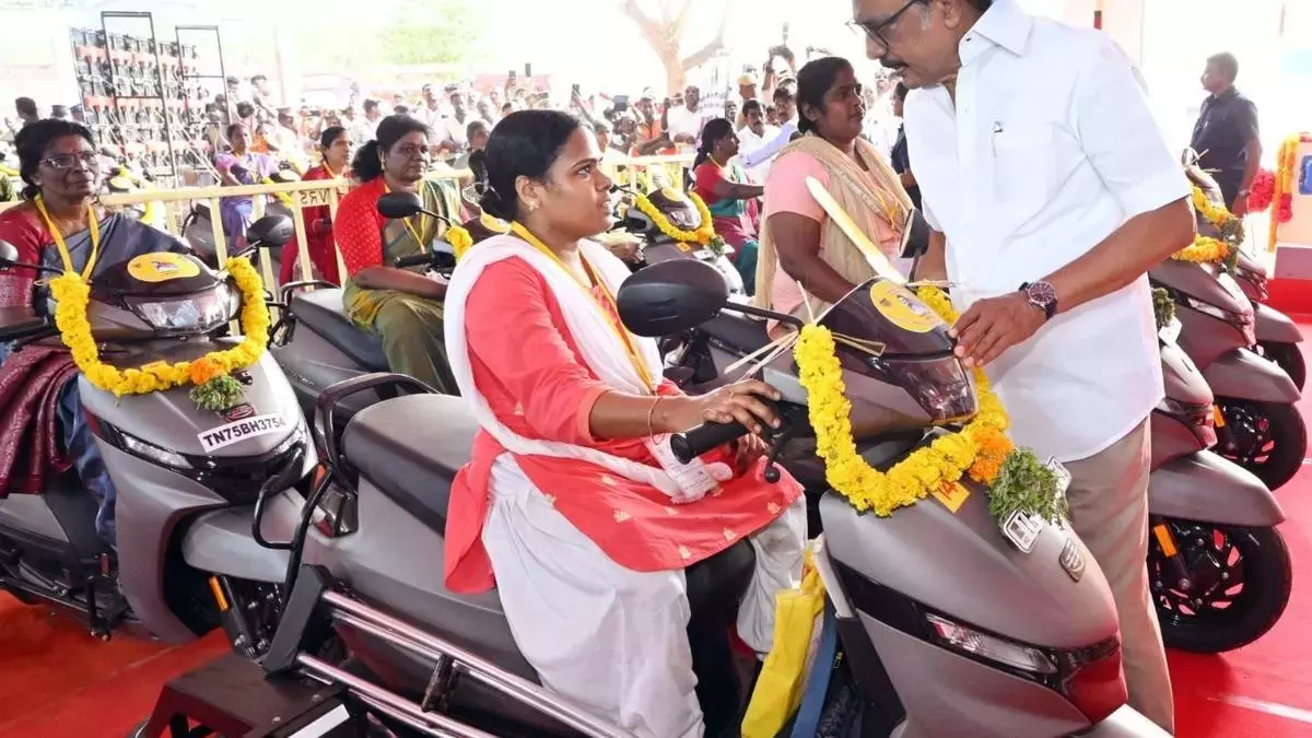 Chief Minister ने कन्याकुमारी में मिनी टाइडल पार्क की आधारशिला रखी