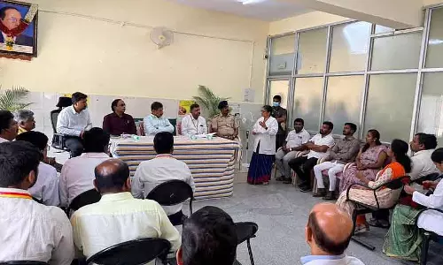 मैं मगदी सरकारी अस्पताल के लिए सफाई कर्मचारी नियुक्त करूंगा और उन्हें वेतन दूंगा: Balakrishna